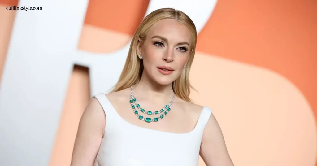 Lindsay Lohan นักแสดงชื่อดังที่เป็นไอคอนด้านแฟชั่นและความงาม กลับมาเป็นที่สนใจอีกครั้งกับลุคสีผมใหม่ที่กำลังเป็นที่พูดถึงในวงการความงาม