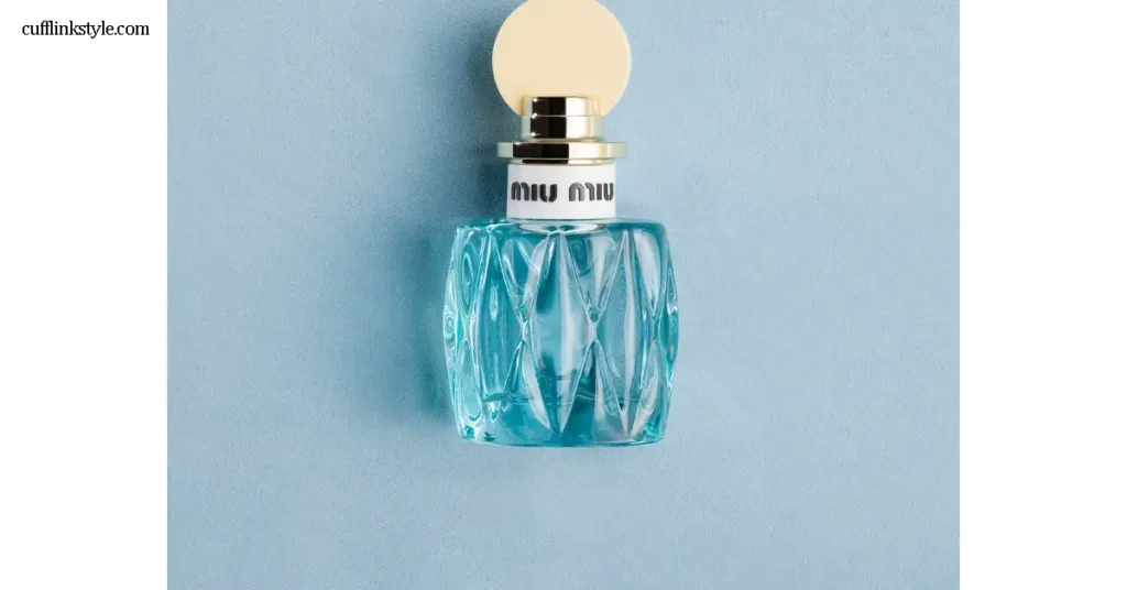 นักแสดงสาว Emma Corrin ได้ให้สัมภาษณ์เกี่ยวกับ น้ำหอมใหม่ของ Miu MiuMiu Miu พร้อมอธิบายกลิ่นของมันในแบบที่ไม่เหมือนใคร